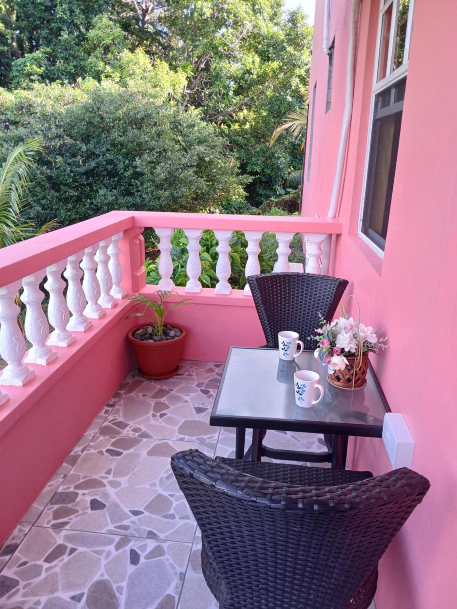 Natrue'S Haven Bed & Breakfast Marigot Exterior photo